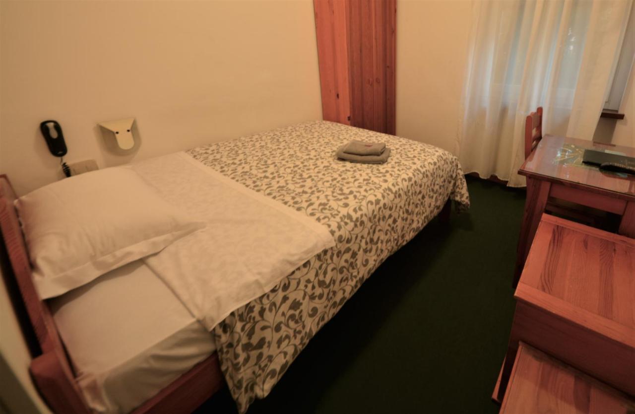 Albergo Alla Valle Di Banne Trieste Extérieur photo